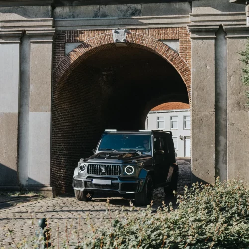 Vooraanzicht van de Mercedes-AMG G63 BRABUS
