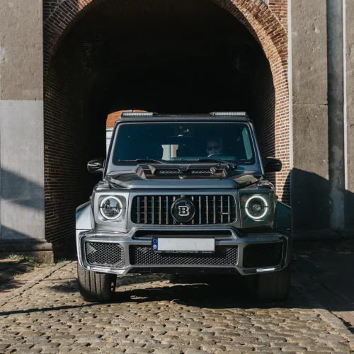 Vooraanzicht van de Mercedes-AMG G63 BRABUS