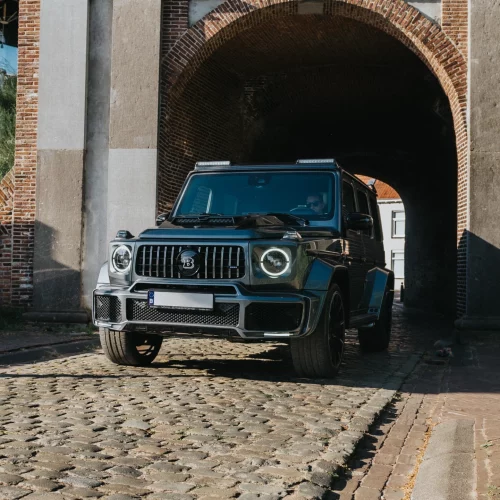 De voorkant van de Mercedes-AMG G63 BRABUS