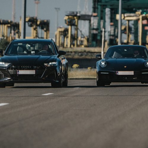Een foto van de Porsche Carrera 992 & Audi RS6 huurauto's samen.